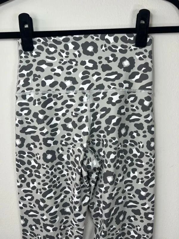 Offline by Aerie Goals 7/8 High Rise Leggings Gray Cheetah Yoga Pilates FLAW Sm - Image 7