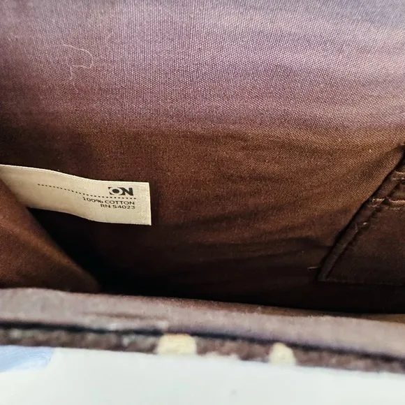 Old Navy NWOT brown/tan/green print clutch 12x7x2‎ - Image 4
