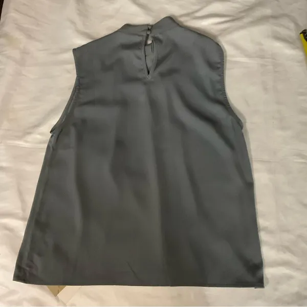 SHEIN MOTF Gray Sleeveless Blouse M NEW Corporate Siren Business Casual Classic - Image 4