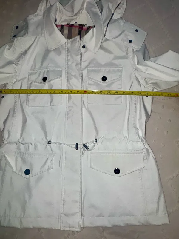 Authentic Burberry Brit White Jacket Women’s Size Large. Nova Check Lining with Detachable Hood. EUC. Only worn a handful of times, very minor wear. Smoke/Pet Free Home. Recently professionally dry-cleaned. - Image 8