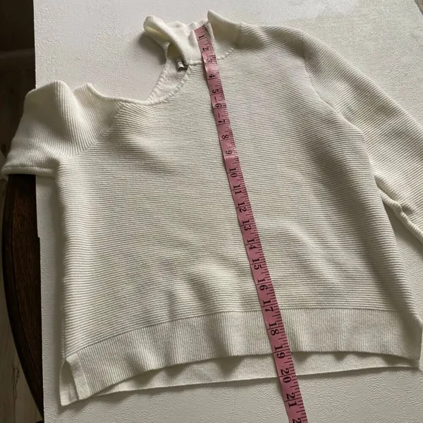 Abercrombie & Fitch Soft A&F Collection Cutout Sweater Medium - Image 6