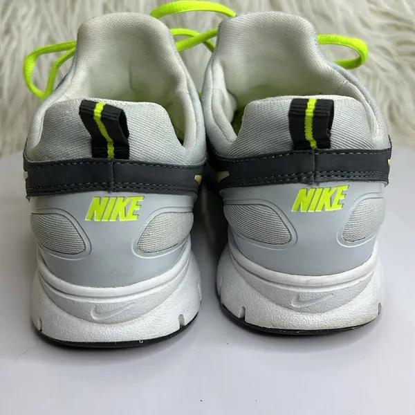 Nike Training In Season TR2 Size 7.5. Light dark gray / green. - Image 4
