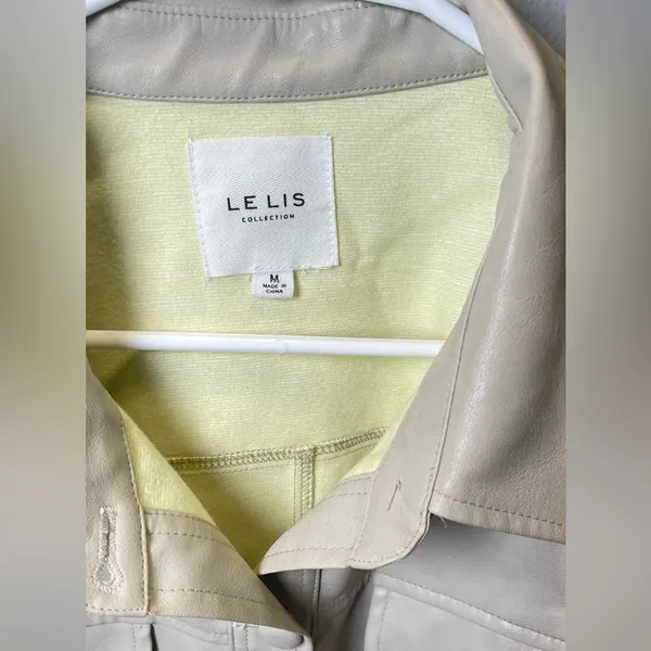 Le Lis Women's Beige‎ Faux Leather Jacket Trench Coat Size Medium - Image 3