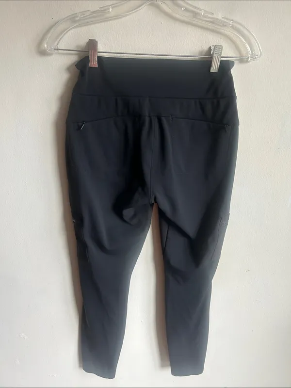 Athleta Headlands Hybrid Cargo Black Pants Size 4 - Image 6
