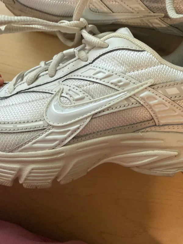 White Nike Sneakers  - Image 3