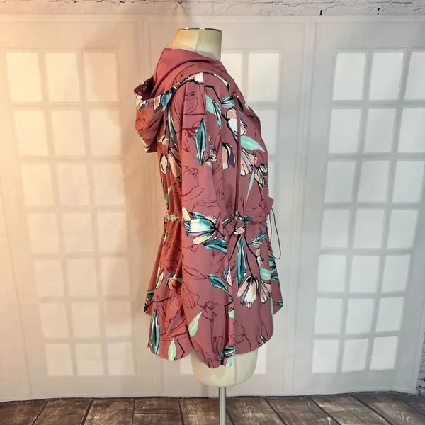 Calia by Carrie underwood pink floral windbreaker jacket size medium - Image 7