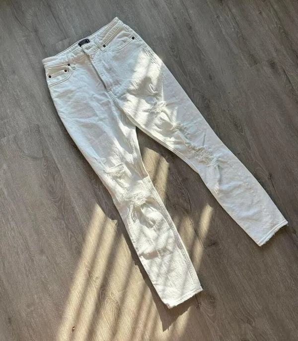 Abercrombie-fitch Women's White Jeans - Image 4