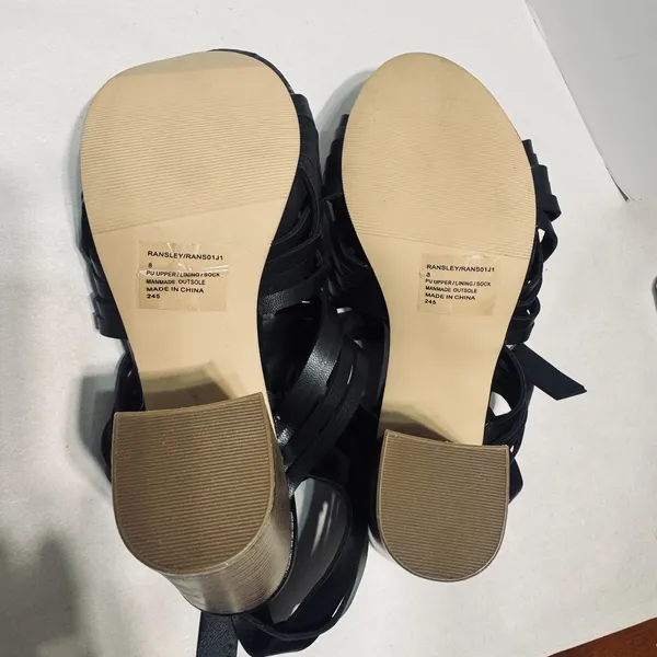 Steve Madden Madden Girl Black Strappy Sandals sz 8 faux leather block heels Ransley - Image 5