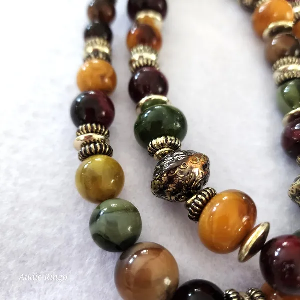 Vintage Multicolor Beaded Necklace Classic Retro Jewelry - Image 5