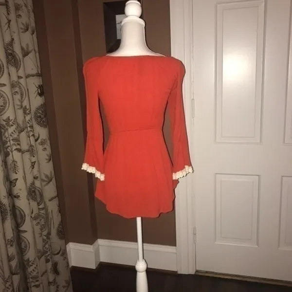 Entro Orange & White Shirt Is M but‎ fits like an XS - Image 3