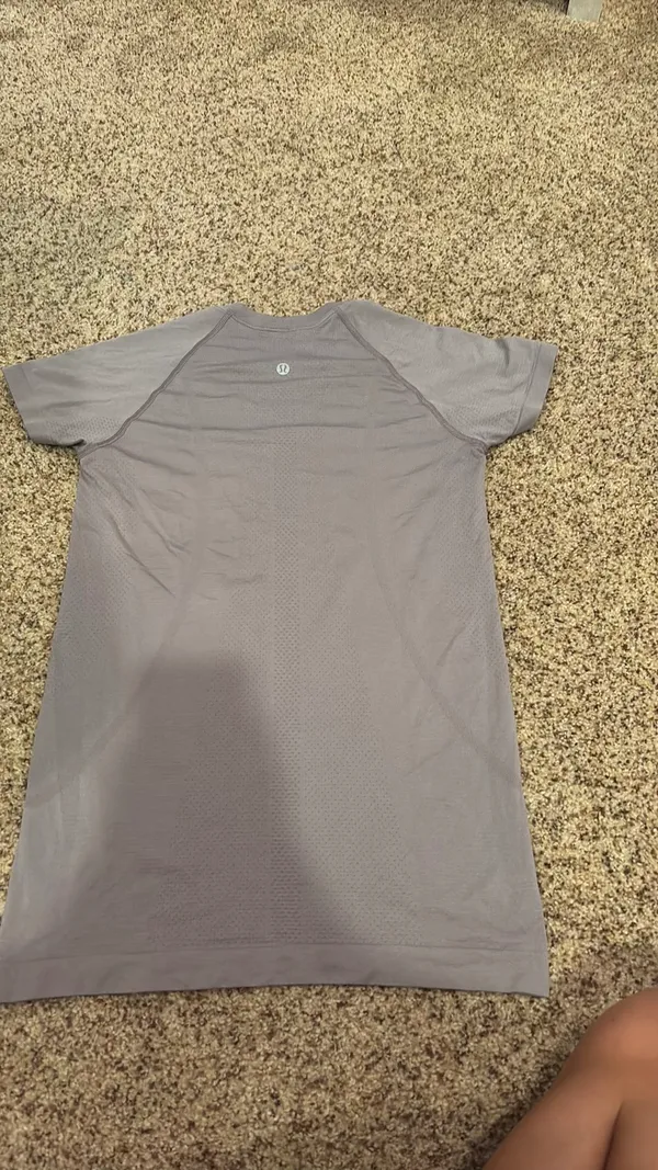 Lululemon shirt - Image 3