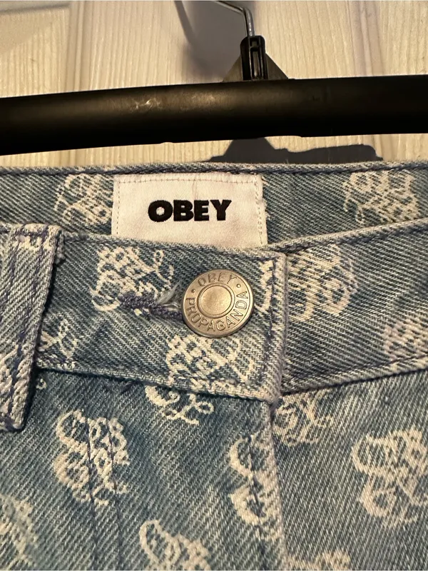 Obey High-Rise Light Blue Denim Jeans with White All-Over Print - Image 2