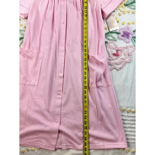 White Stag Pink Seersucker Snap Front House‎ Coat Floral Embroidered Robe M 8-10 - Image 5