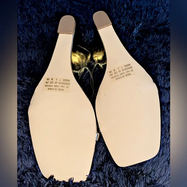 Dream Paris NWOT Beautiful Gold Heels, Size:7 Square Open Toe Wedge Heels, 2Stunning Straps - Image 10