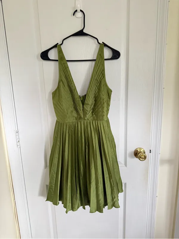 Abercrombie & Fitch NEW Giselle Pleated Mini Dress in Green - Image 2