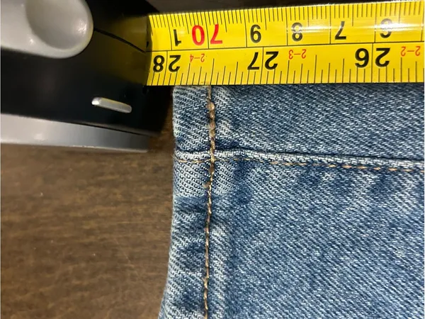 Universal Thread Straight-Leg Mid Wash Blue Jeans Button Fly Size 14 - Image 7
