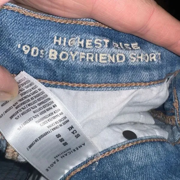 American Eagle 00 distressed highest rise 90’s boyfriend shorts - Image 3