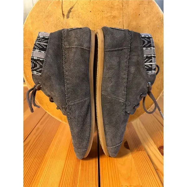 Toms Gray Suede Leather Tribal Trim Ankle Boots Size 7 Read - Image 6