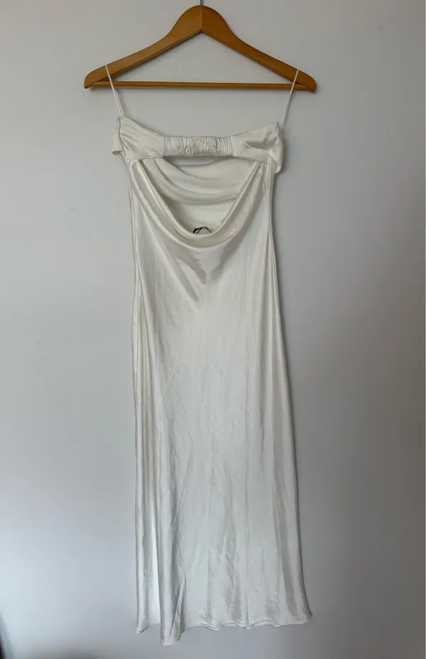 White Strapless Satin - Image 4