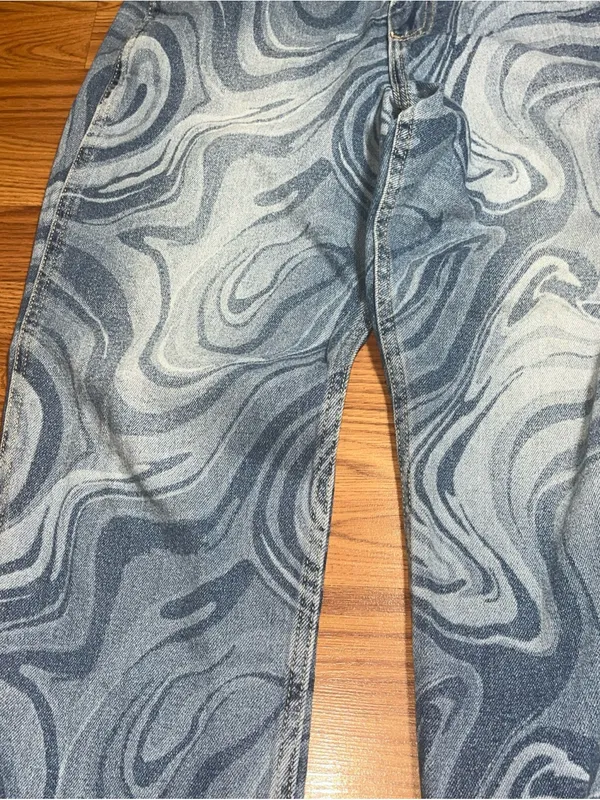 Hollister Swirl ladies Jeans Size 3R High Waist - Image 3
