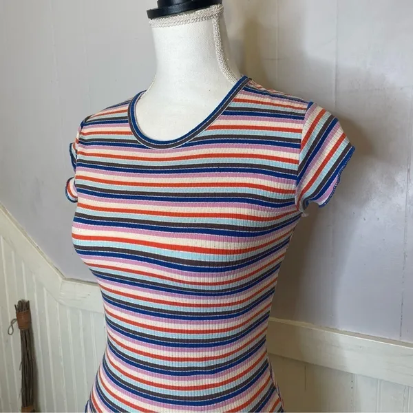Y2K striped baby tee Hot Kiss rib lettuce hem fitted tee - Image 3
