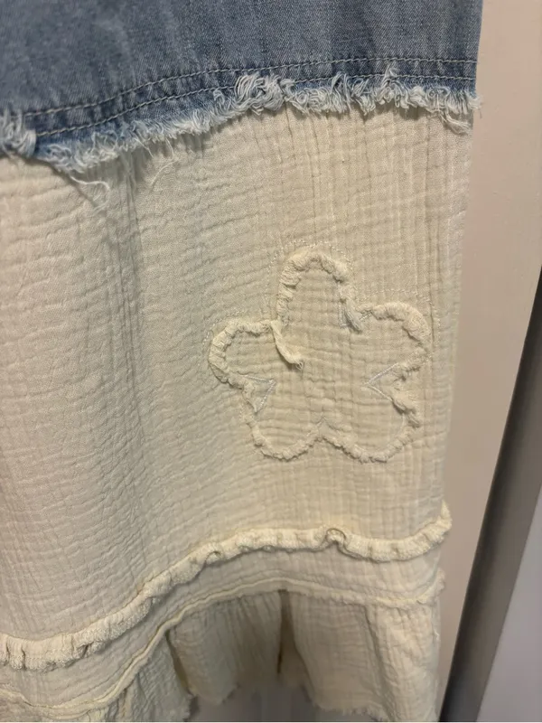 NWT POL Ruffle Hem Contrast Denim Wide Leg Jeans with Drawstring Waist - Image 4