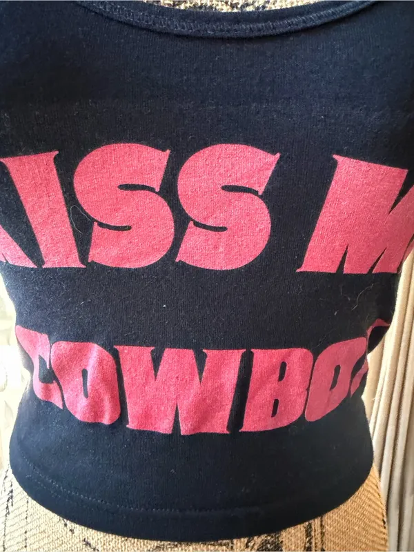 “Kiss Me Cowboy” Black Racerback Crop Tank Top Y2K Western Sz M - Image 4