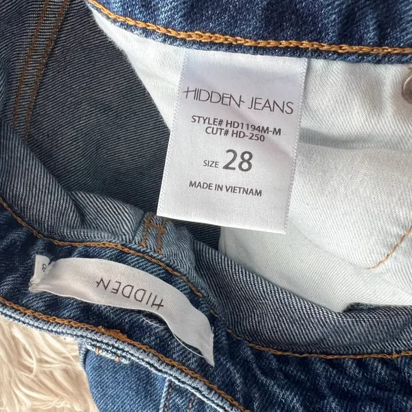 Hidden Jeans Tracey Pintuck Slit-Front High Waisted Crop Jeans - Image 8