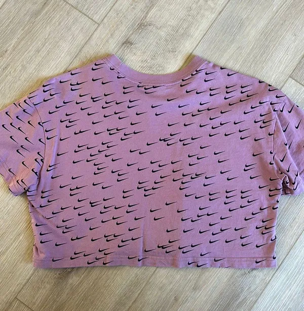 Crop Top T-Shirt - Image 4
