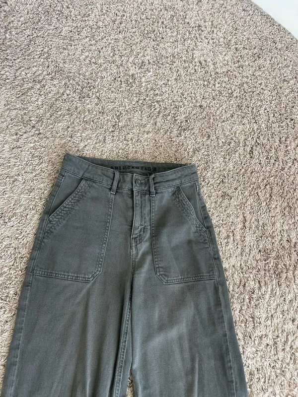 American Eagle Jeans - Image 2