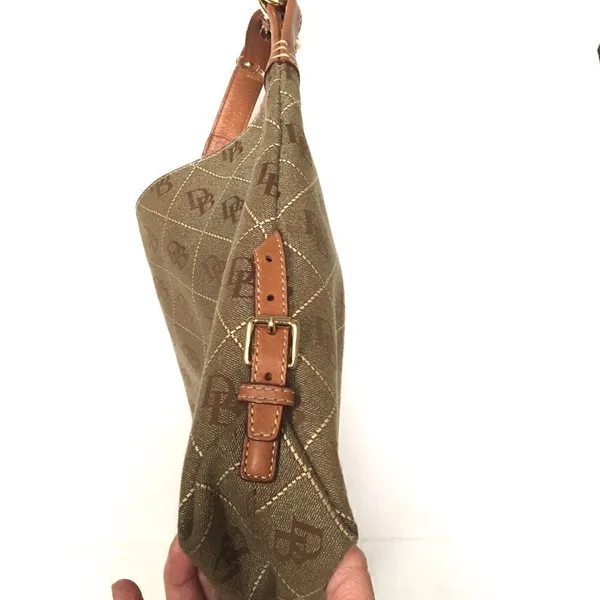 Dooney & Bourke large signature shoulder sack‎ - Image 3