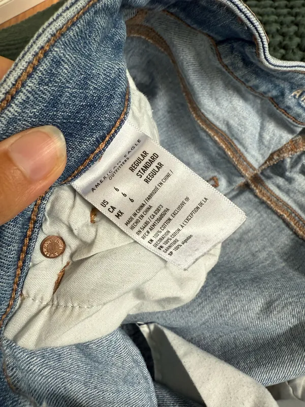 American Eagle Highest Rise Mom Jeans - Image 4
