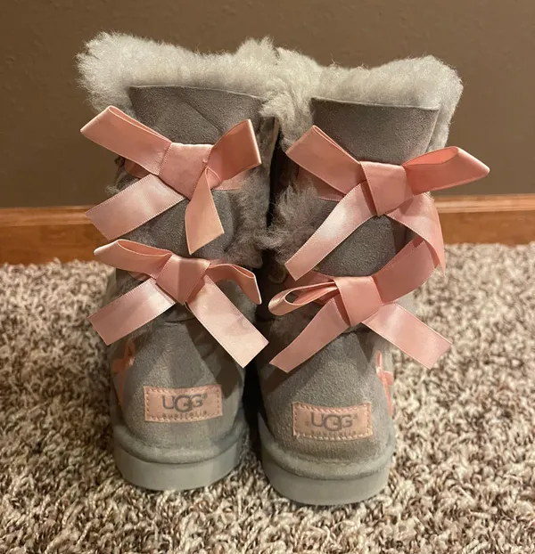UGG Shiny Bailey Bow Boots - Breast Cancer Awareness Edition - Image 4