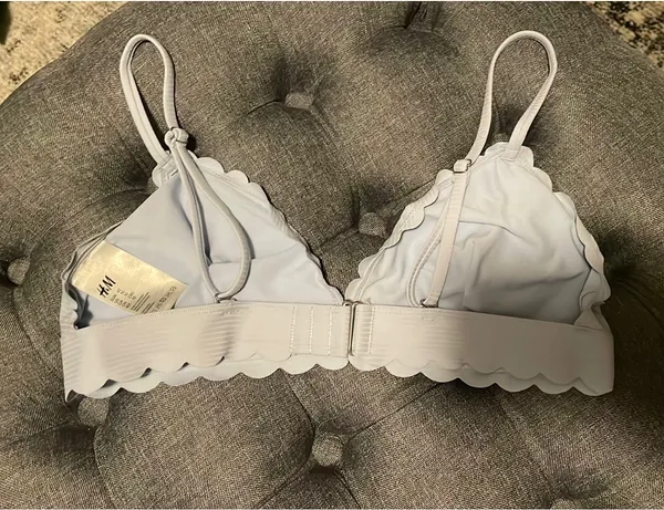 H&M Scallop Shape Bikini Top - Image 4