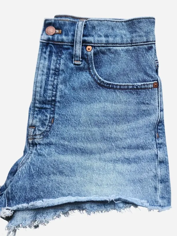 Madewell light wash denim shorts with frayed hem - size 28 - Image 8