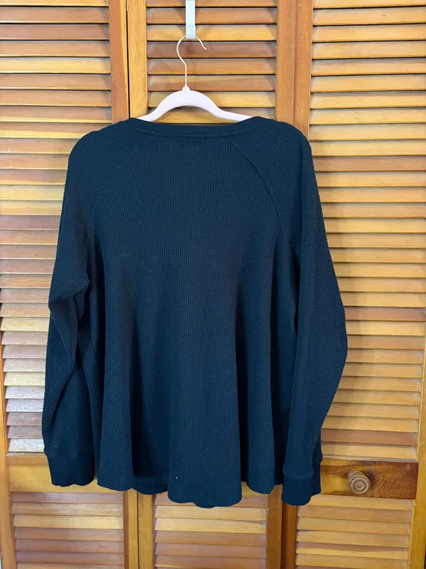 American Eagle Outfitters Sweater - Image 2