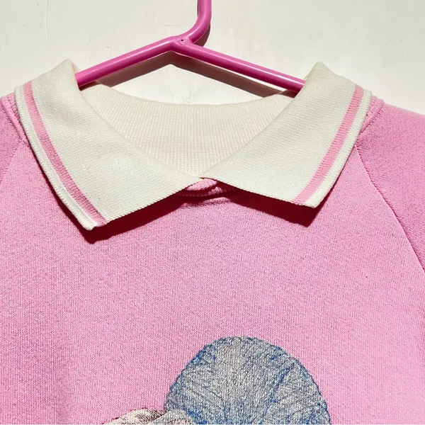 Vintage Fruit of the loom sweatshirt collared pink with dog and cat : Box R: - Image 5