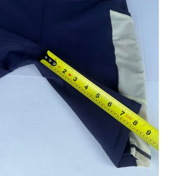 Fabletics S-M On-The-Go High-Waisted 9'' Short Navy/Creme - Image 4
