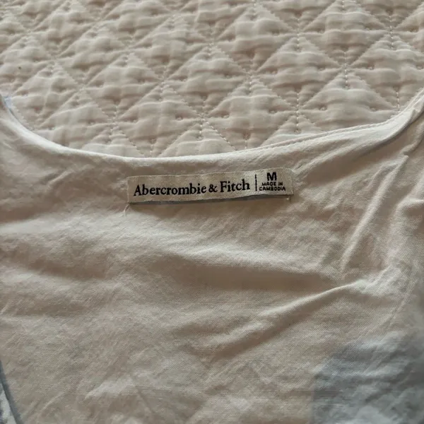 Abercrombie Women's floral print twist crop blouse - Image 5