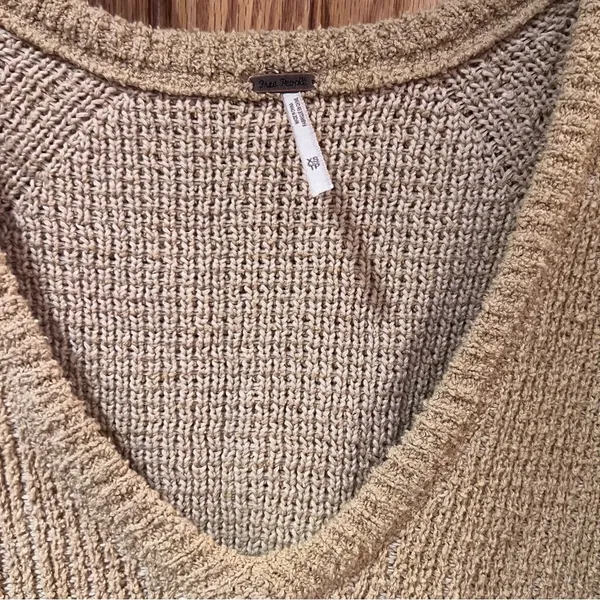 Free People V-Neck High Low Slouchy‎ Cropped Textured Knit Sweater Camel Size XS - Image 14
