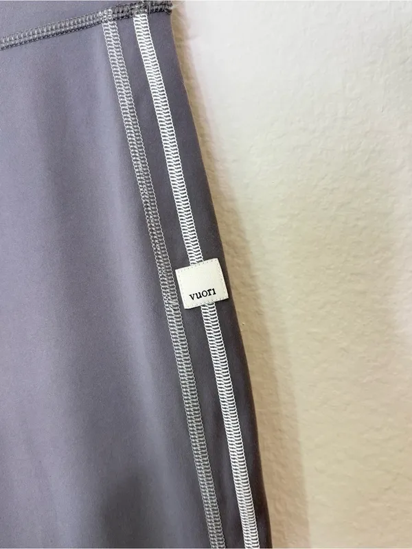 Vuori Daily Sport Legging Size Medium Smoke - Image 3