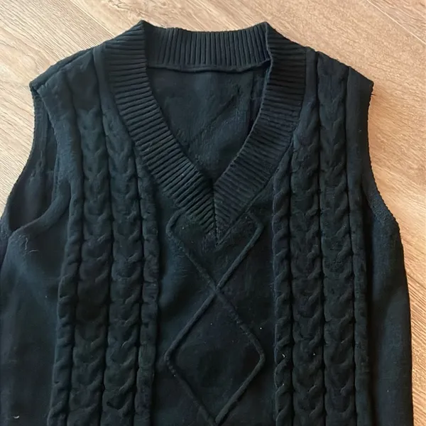 Black cable vest Size M - Image 2