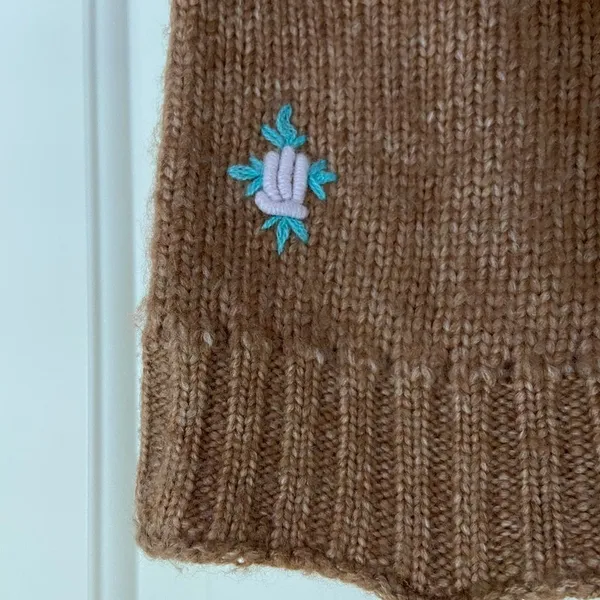 NWOT |‎ Hazel Moon women’s knit embroidered sweater tank — medium - Image 3