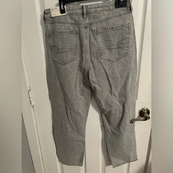NWT American Eagle Straight Mom Jean - Image 4