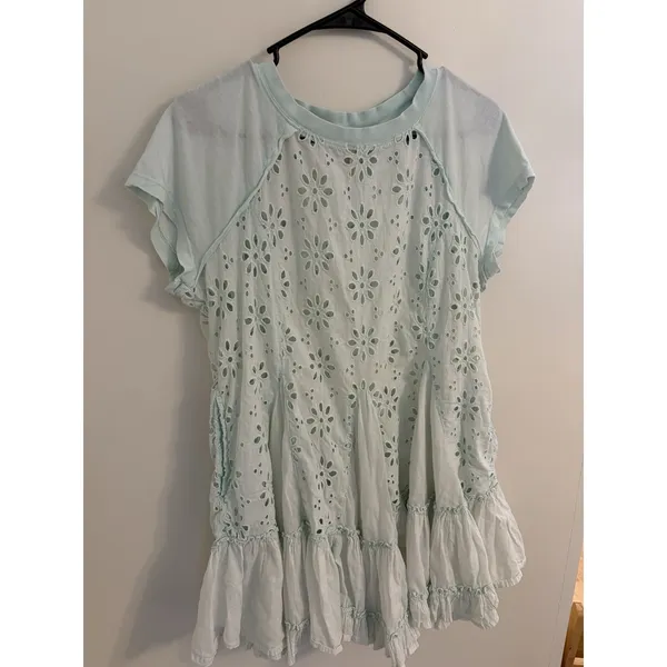 Free‎ People Women's Sadler Mini Dress Eyelet Fabric Ruffle Hem Boho Size Medium - Image 2