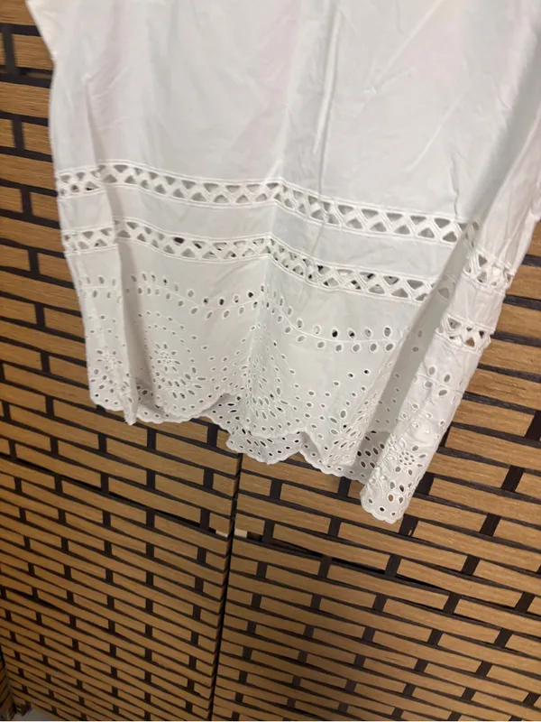 Madewell White eyelet top Size small - Image 4
