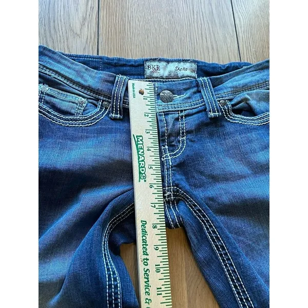 BKE STELLA Denim Blue Jeans Women's Size 27 24" CROP 3" Single Cuff Preppy Party - Image 15