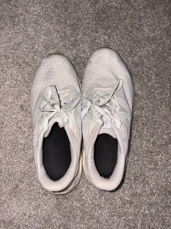 New Balance Sneakers Grey - Image 3