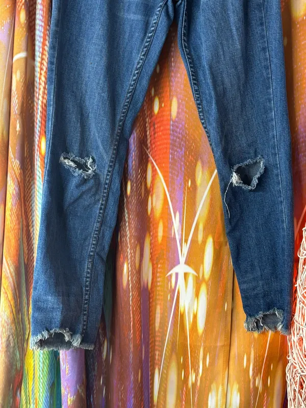 Free People✨ Frayed Hem Jeans - Image 2