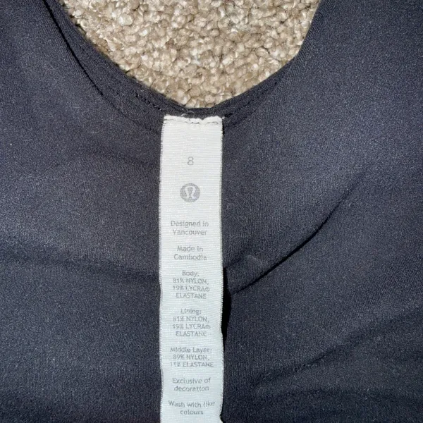 Lululemon Align Tank Top Women 8 Black Excellent Cropped V-Neck Nulu Yoga Bra - Image 2